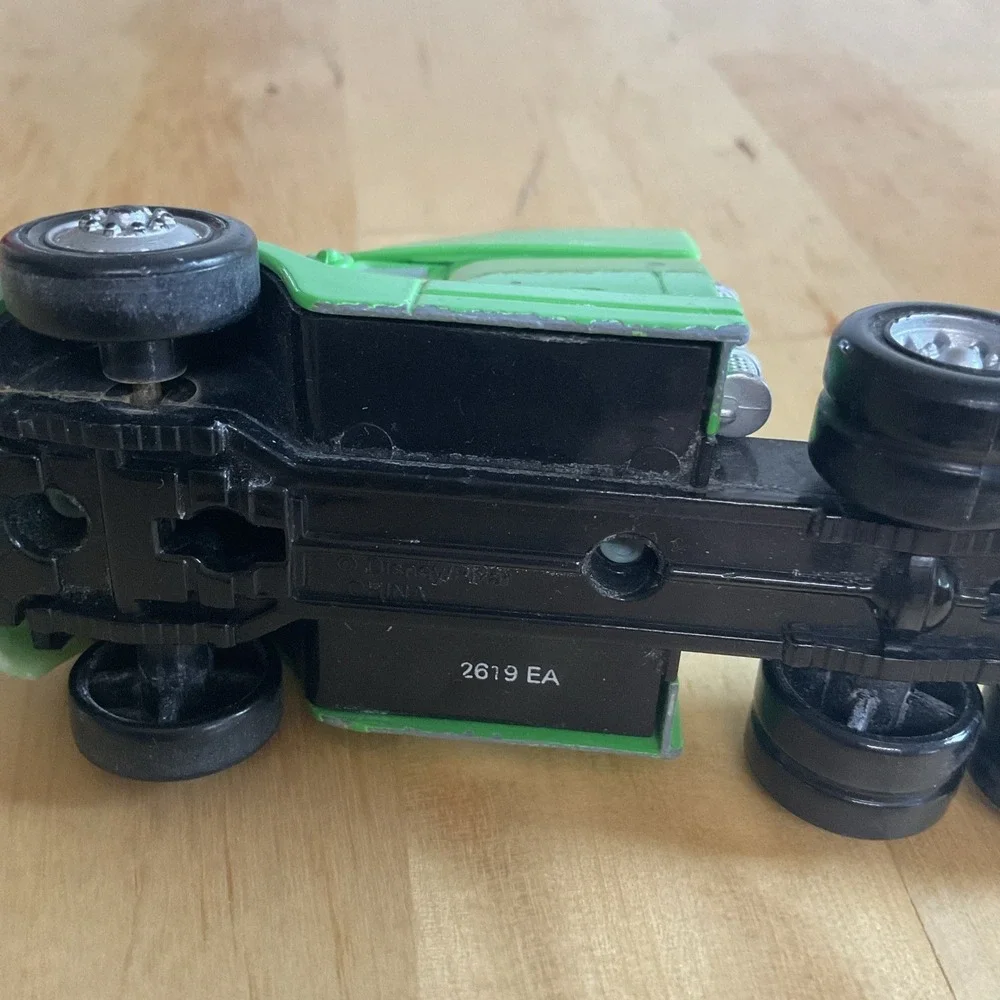 Disney Pixar‎ Cars. Chick Hicks Hostile Takeover Bank Semi Cab